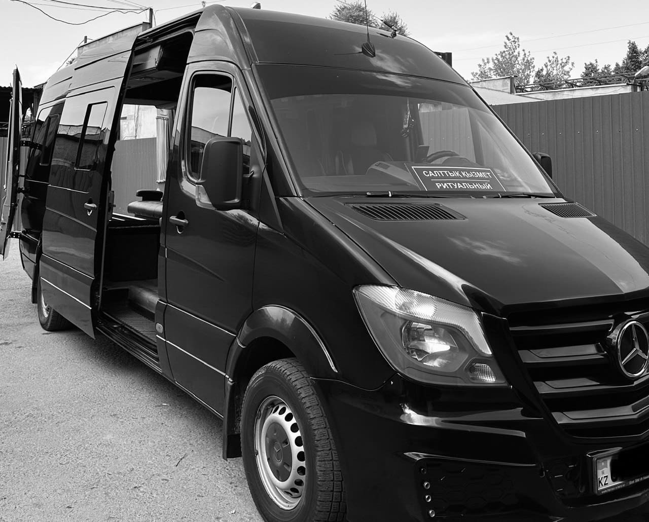 Машины всегда комплектуются бригадой рабочих Каскелена